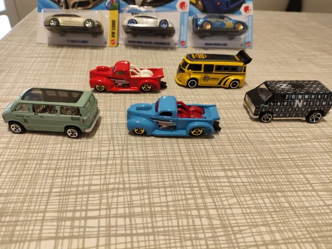 Vendo coleção Hotwheels, valor de mercado R$ 553,00