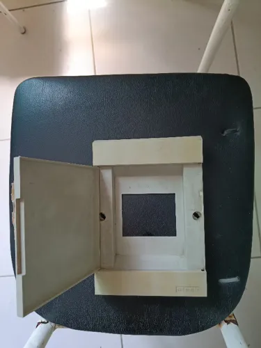 Tampa para quadro de distribuição de embutir