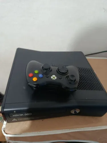 Xbox desbloqueado com 300 jogos no HD com