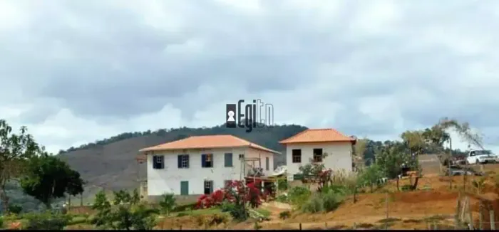 Imóvel para venda tem 10000 metros quadrados com 10 quartos em Centro - Machado - MG