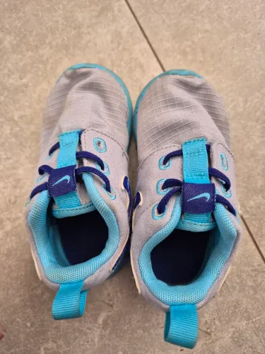 Tênis Nike bebê - usado uma vez