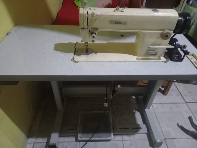 Máquina de costura