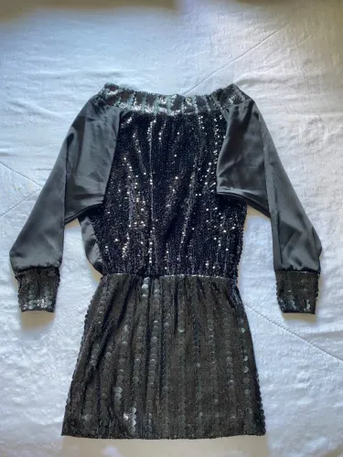 Vestido preto festa