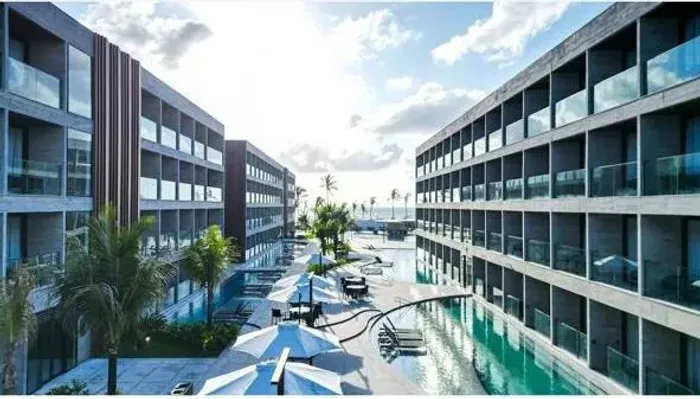 (COTA GAV)  EM MURO ALTO: SEU REFÚGIO NO PORTO 2 LIFE RESORT