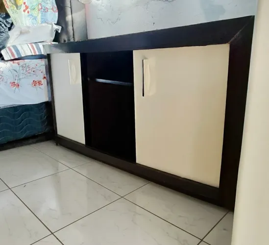 Aparador rack com Rodízios (rodas) - 1,36m largura