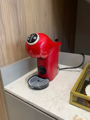 Cafeteira Dolce Gusto vermelha