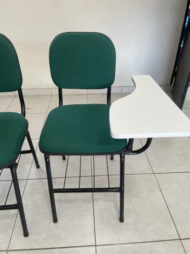 Cadeira escolar verde 