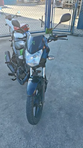 Vendo moto muito econômica