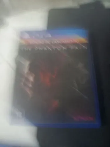 Vendo ps4 mas cinco jogos mas um controle