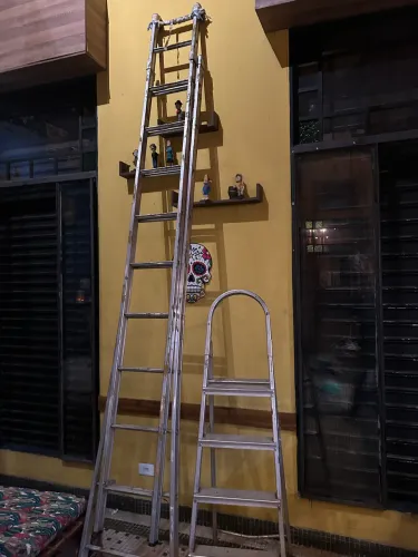 2 escadas de ferro