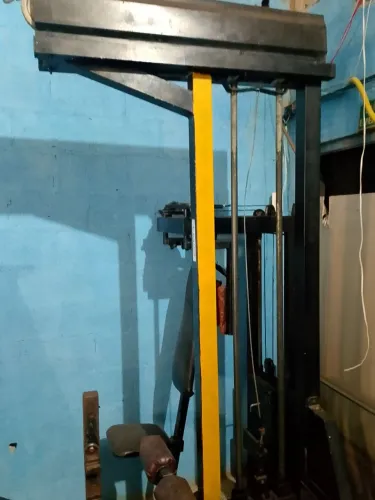 Aparelho de musculação..