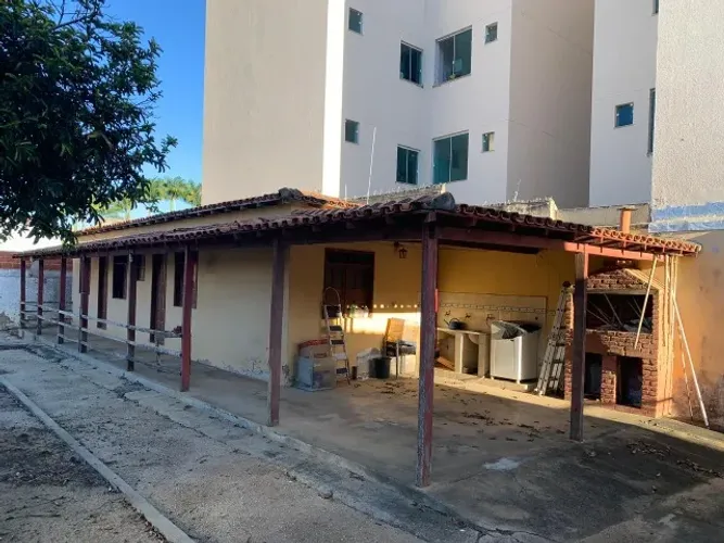 Casa com 4/4, sendo todos suíte, 1000m2 terreno na Av. Gilenilda Alves