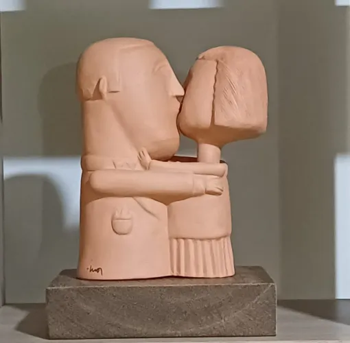 Escultura em Terracota policromada, Inos Corradin R$ 3.000,00