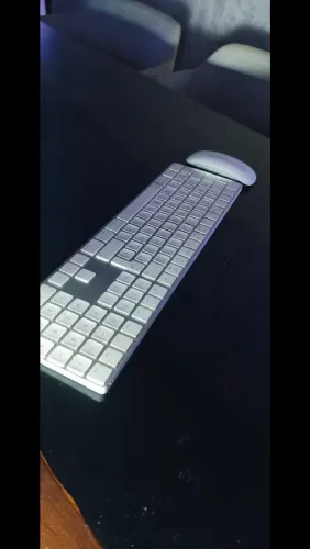Teclado e mouse Apple novo usado 2 vezes no máximo