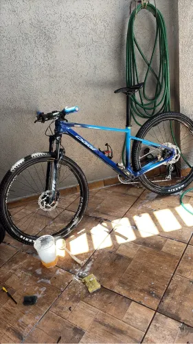 OGGI Agile Sport Carbon 2025