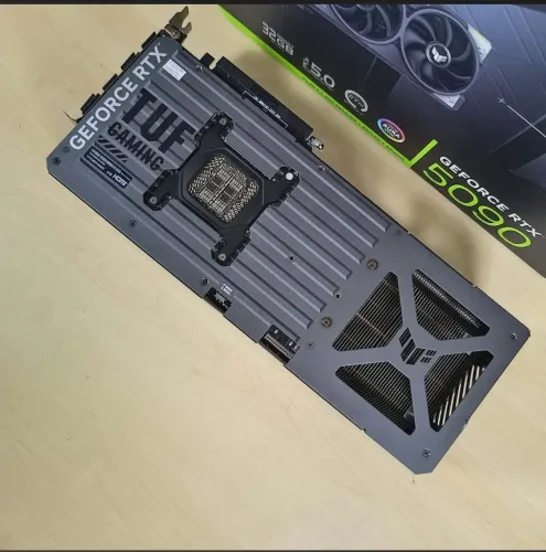 Placa de Vídeo Geforce Rtx 5090 Tuf