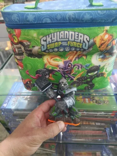 Mochila skylander + Personagem Gigante 