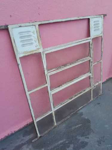 Janela de ferro 1x1m tipo basculante 