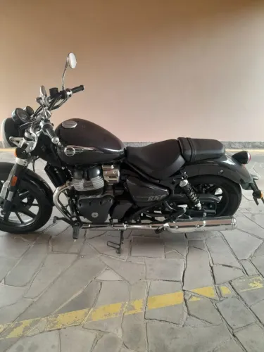 Super Meteor 650 em estado de Zero.