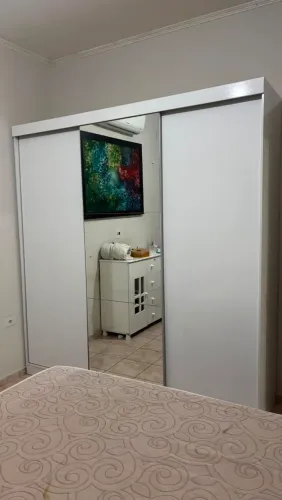 Guarda Roupa de casal 1 ano de uso.