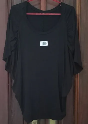 Blusa nova Preta GG em viscose feminina manga drapeada recorte triângulo