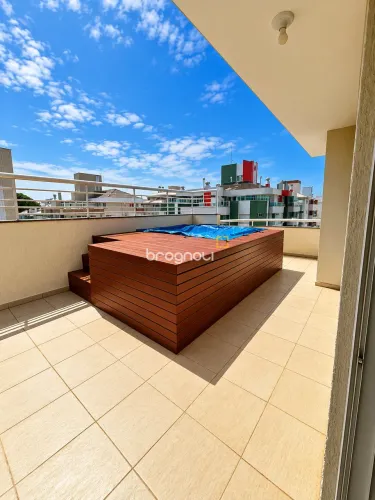 Cobertura com 3 dormitórios e 2 suítes com jacuzzi privativa - 300 metros da praia