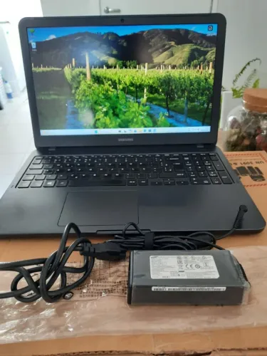 Notebook Samsung NP350XBE - Core i7 8565U - 16gb Ram - Vídeo 2GB - 1TB arm. + Mochila Dell