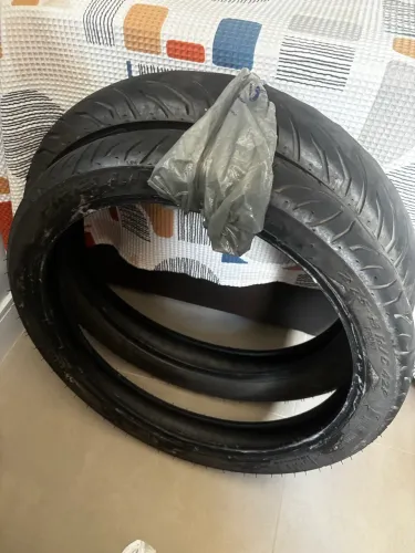 Pneus moto
