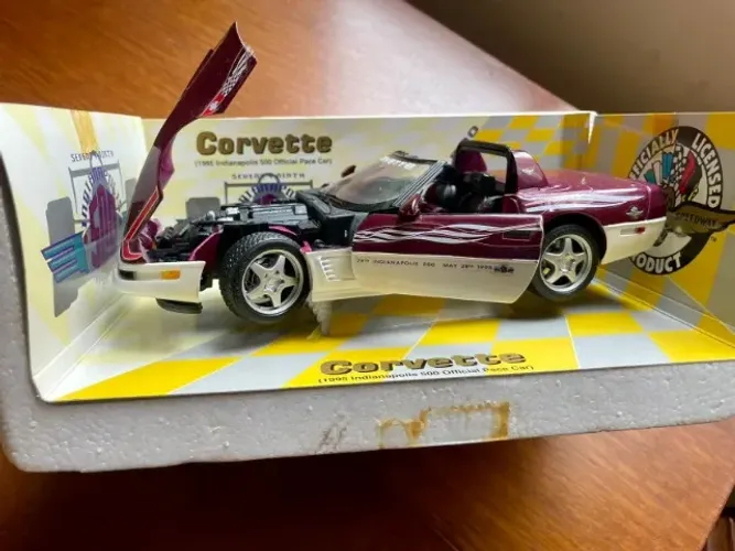 Corvette 1995 Indianapolis 1-18 MAISTO