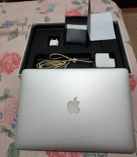 MacBook Air i5 