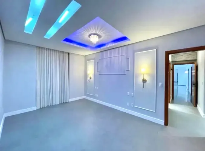 Apartamento com 4 Suítes à Venda no Centro 284m², Andar exclusivo, com 1 apartamento por a