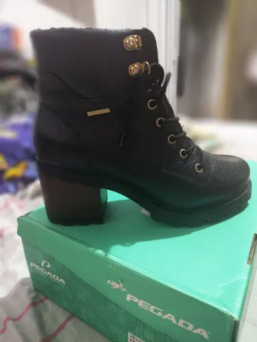 Bota de couro
