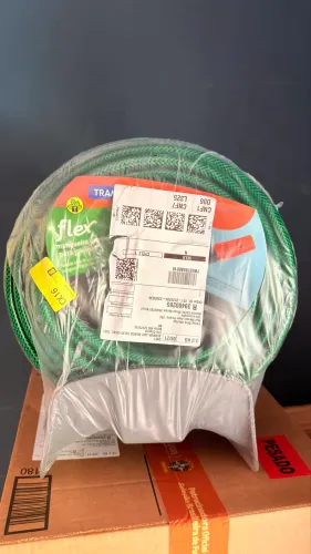 Mangueira Tramontina Flex em PVC com 3 Camadas Verde - 20 Metros com suporte 