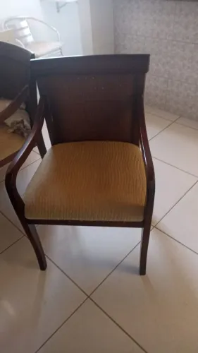 Vendo duas cadeiras para sala de estar