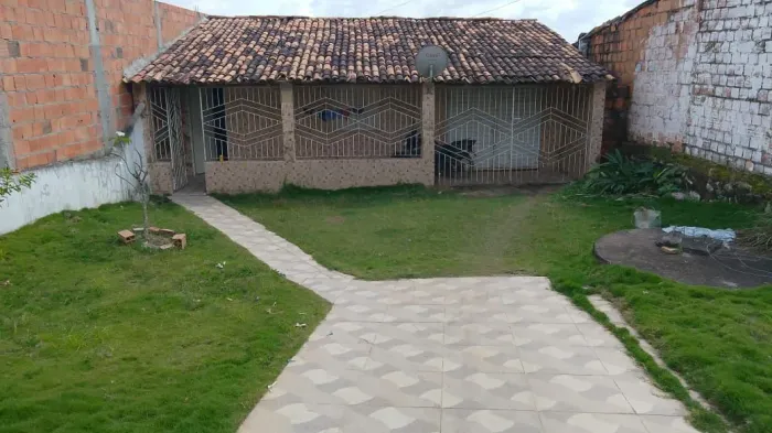 Vendo uma casa no povoado Rio das Pedras Itabaiana