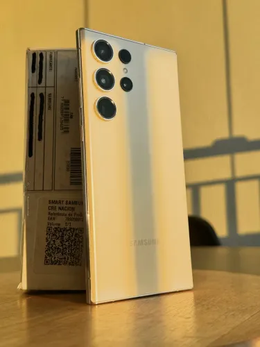 Samsung S23 ULTRA 256GB Creme