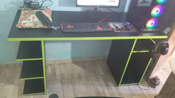 Vendo Mesa e Cadeira Gamer !