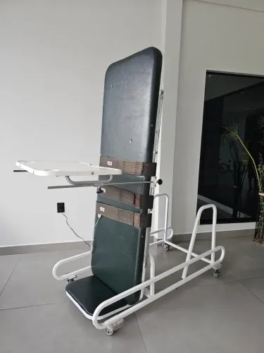 Mesa ortostática elétrica 
