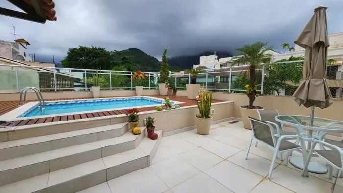 Cobertura Duplex - condomínio com portaria 24h - Vista da Pedra da Gávea - Piscina privati