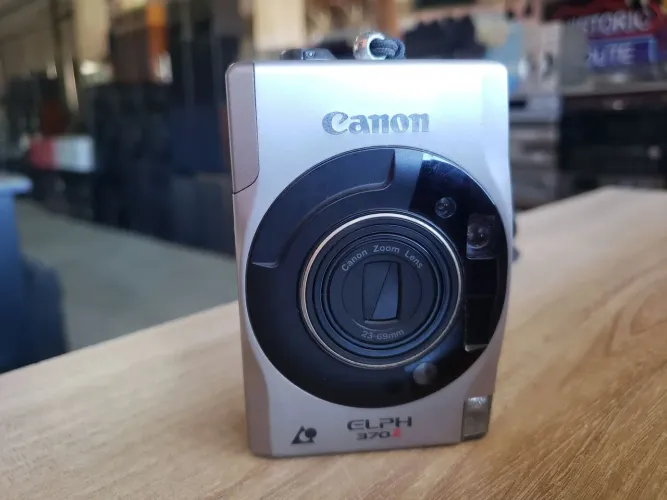 Máquina Fotográfica Canon Elph 370Z