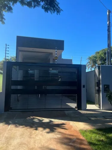 Casa à venda em Parque das Grevíleas, Maringá-PR
