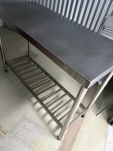 Mesa De Aço Inox 304 Estreita 124x55x80cm Com 1 Prateleira