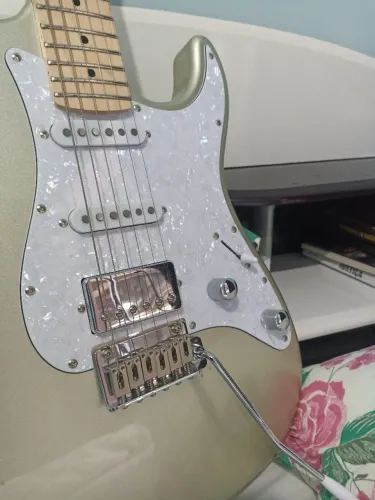 Guitarra elétrica Seizi Katana Musashi Titanium