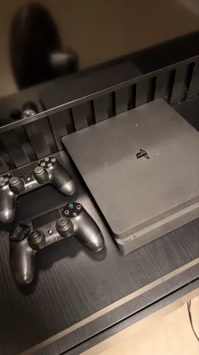 PS4 vídeo game slim 