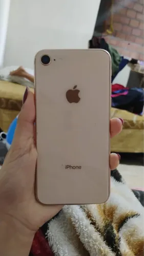 Celular iPhone 8