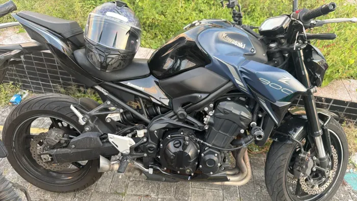 Z900 2022 - Azul/Preto - Baixa km