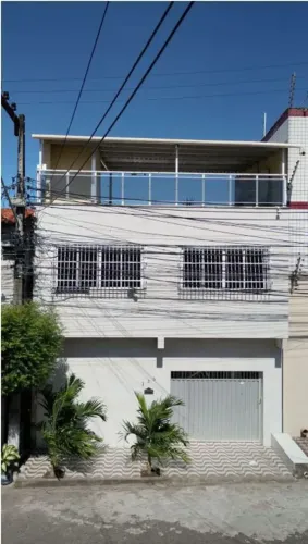 Casa Triplex com 330 m2, 3 quartos, Piscina , Churrasqueira, Excelente Localização, Parang