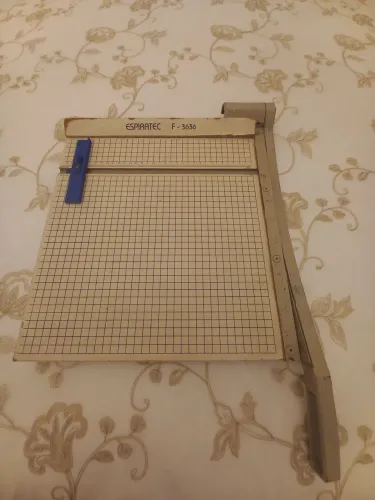 1 guilhotina formato A4