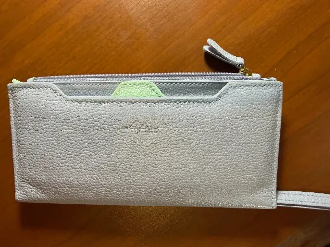 Carteira Life Vivara Lilás Largura 20 cm Altura 10 cm profundidade 2 cm Usada apenas 1 vez