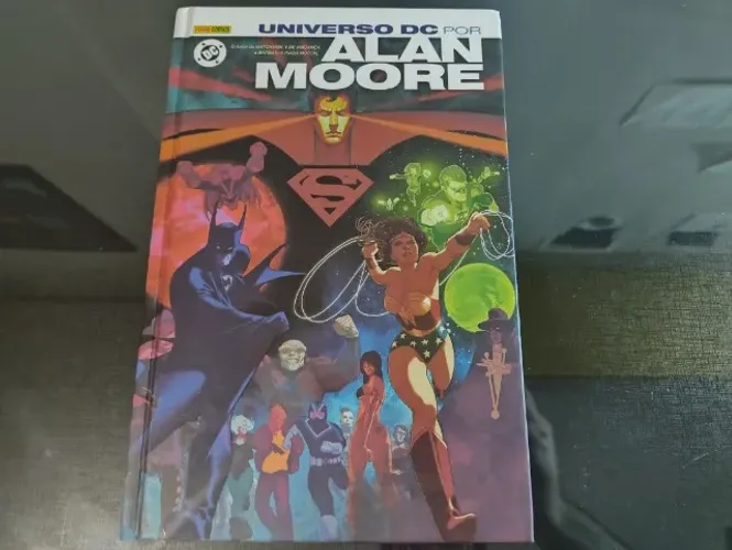 UNIVERSO DC POR ALAN MOORE